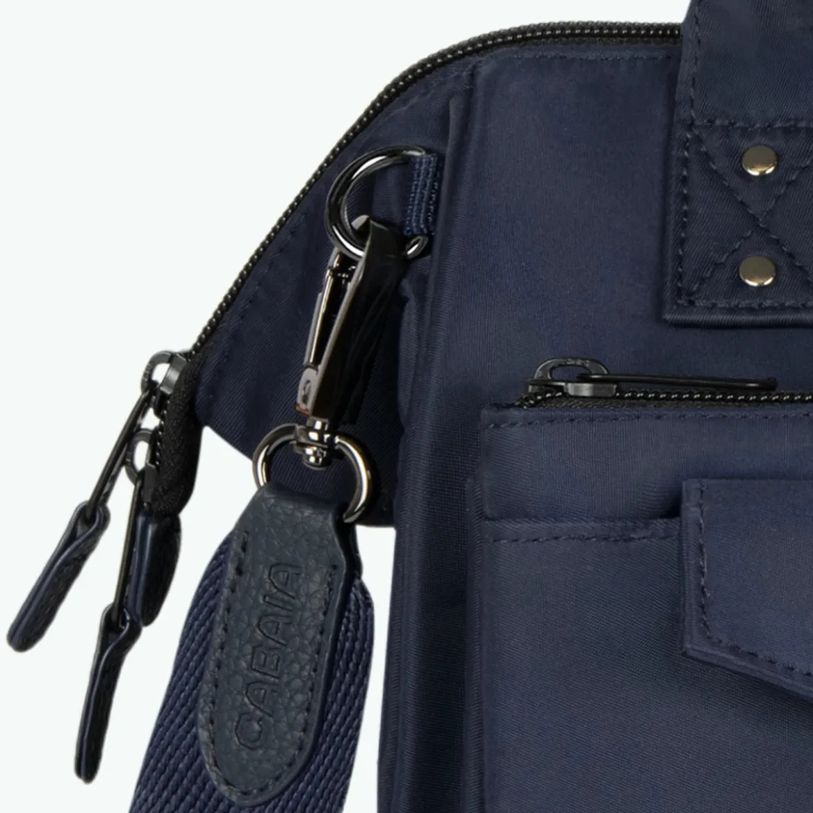 Adventurer Umhängetasche Crossbody M Nara
