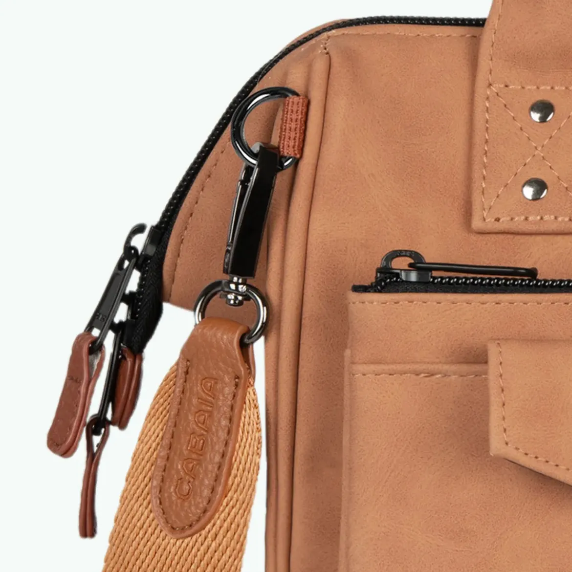 Adventurer Umhängetasche Crossbody M Moscow